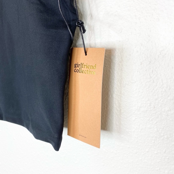 Girlfriend Collective Black Freddie Crop NWT - Picture 4 of 6